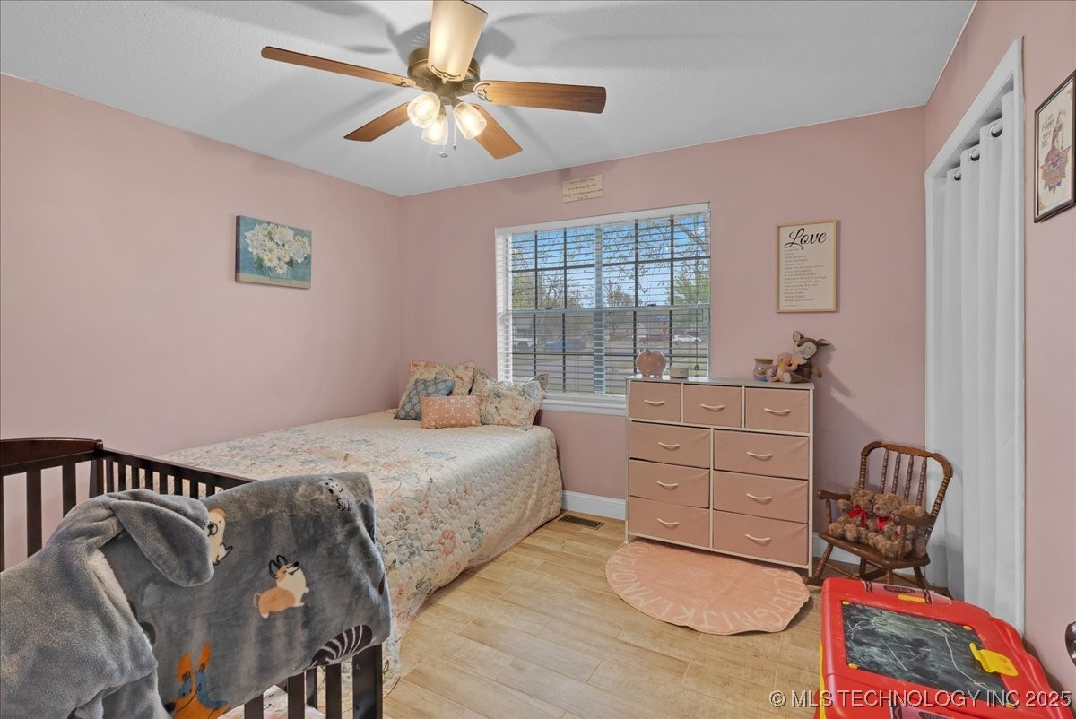 700 N Village Avenue