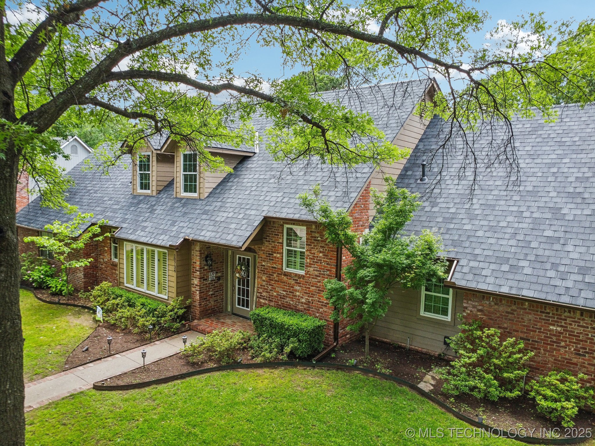 10734 S Toledo Avenue