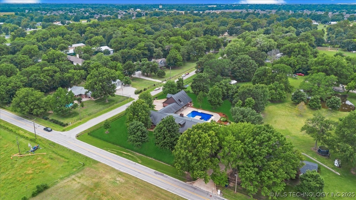 19251 E 94th Street S