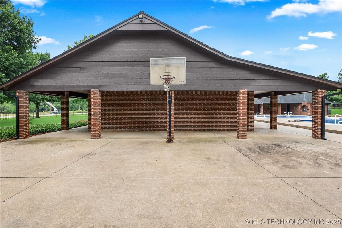 19251 E 94th Street S