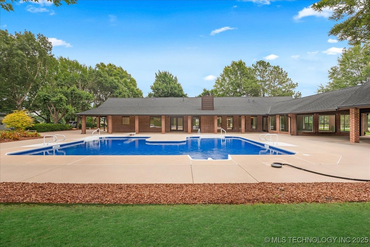 19251 E 94th Street S