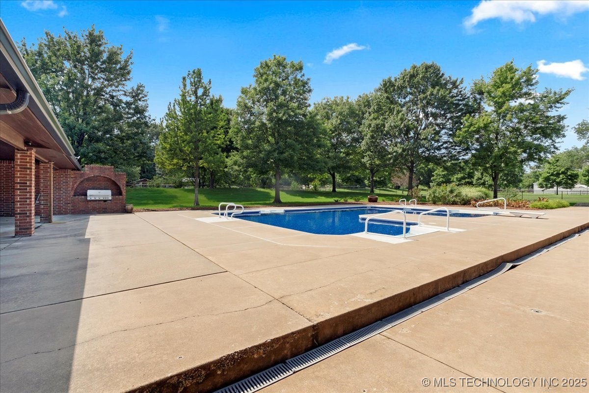 19251 E 94th Street S