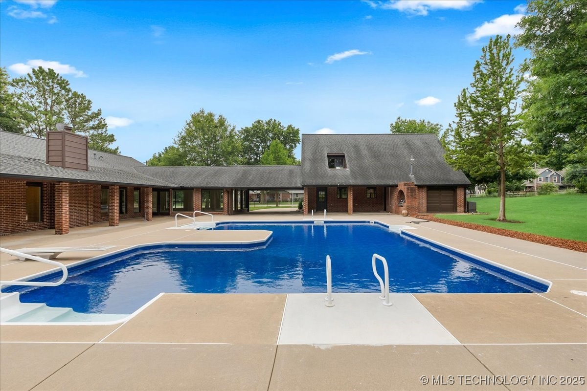 19251 E 94th Street S