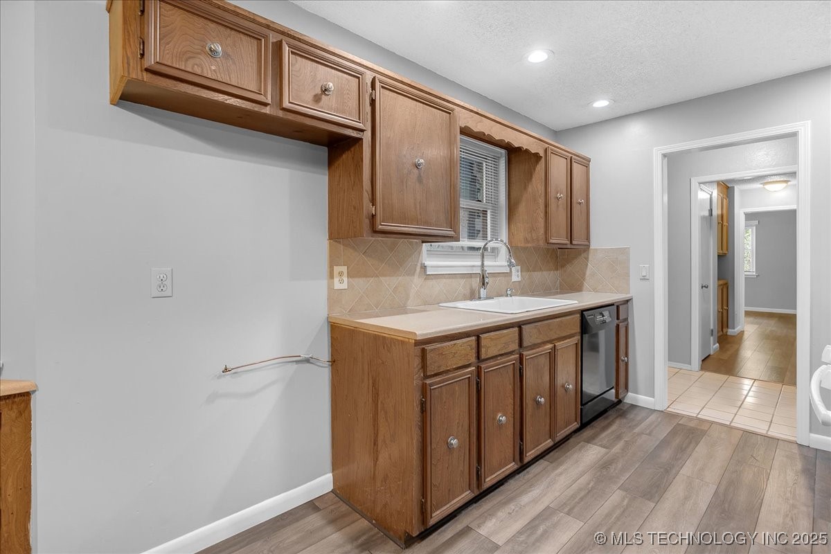 9511 S 190th East Avenue