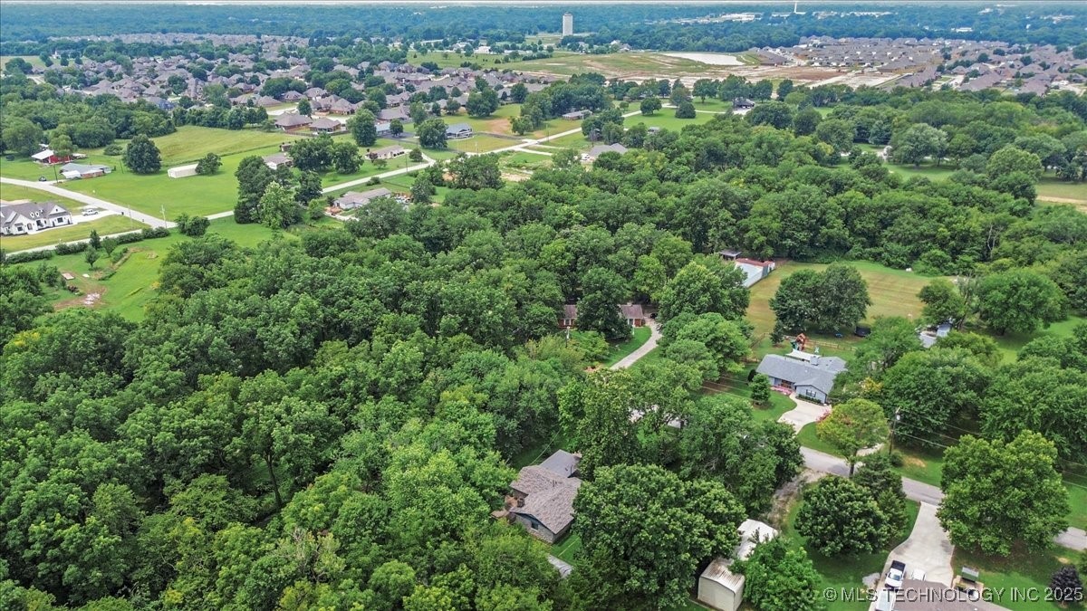 9511 S 190th East Avenue