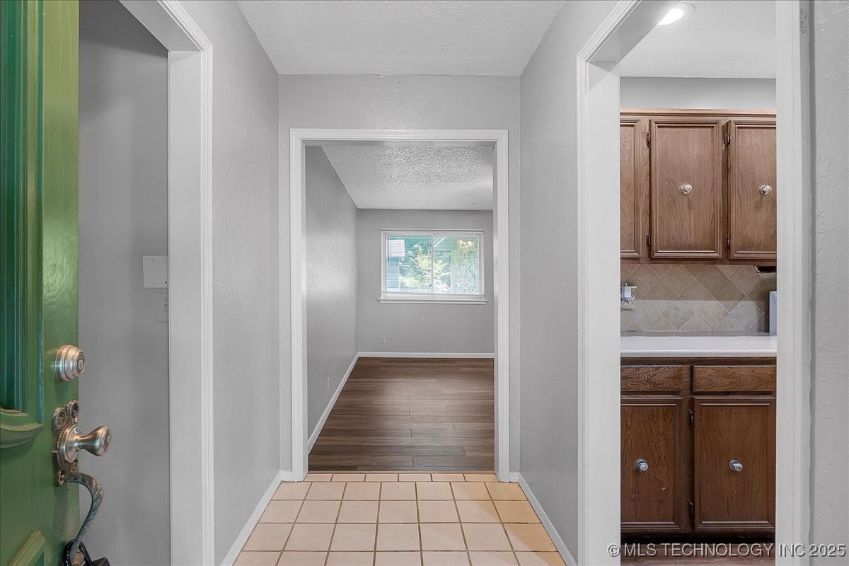 9511 S 190th East Avenue