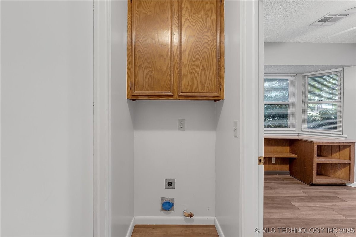 9511 S 190th East Avenue