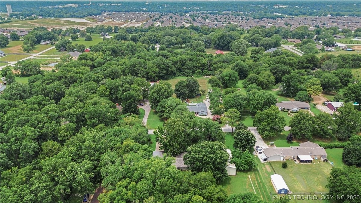 9511 S 190th East Avenue