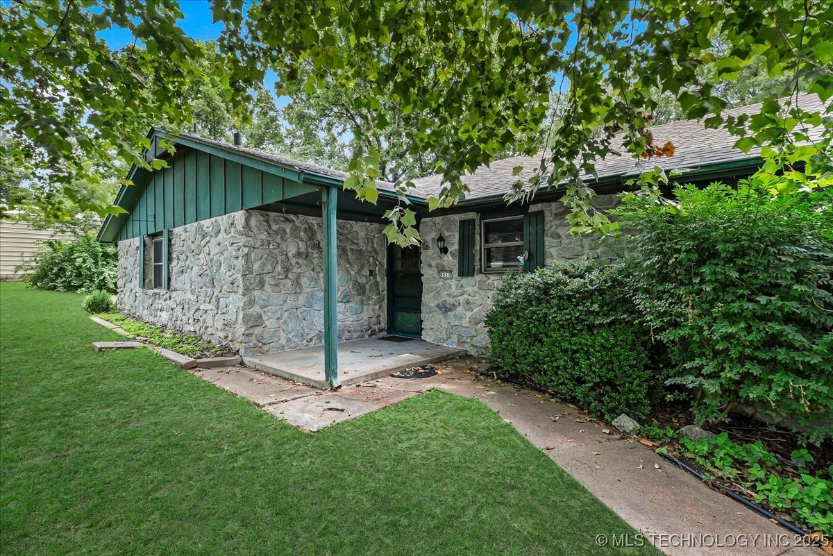 9511 S 190th East Avenue