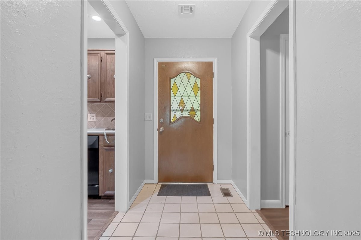 9511 S 190th East Avenue