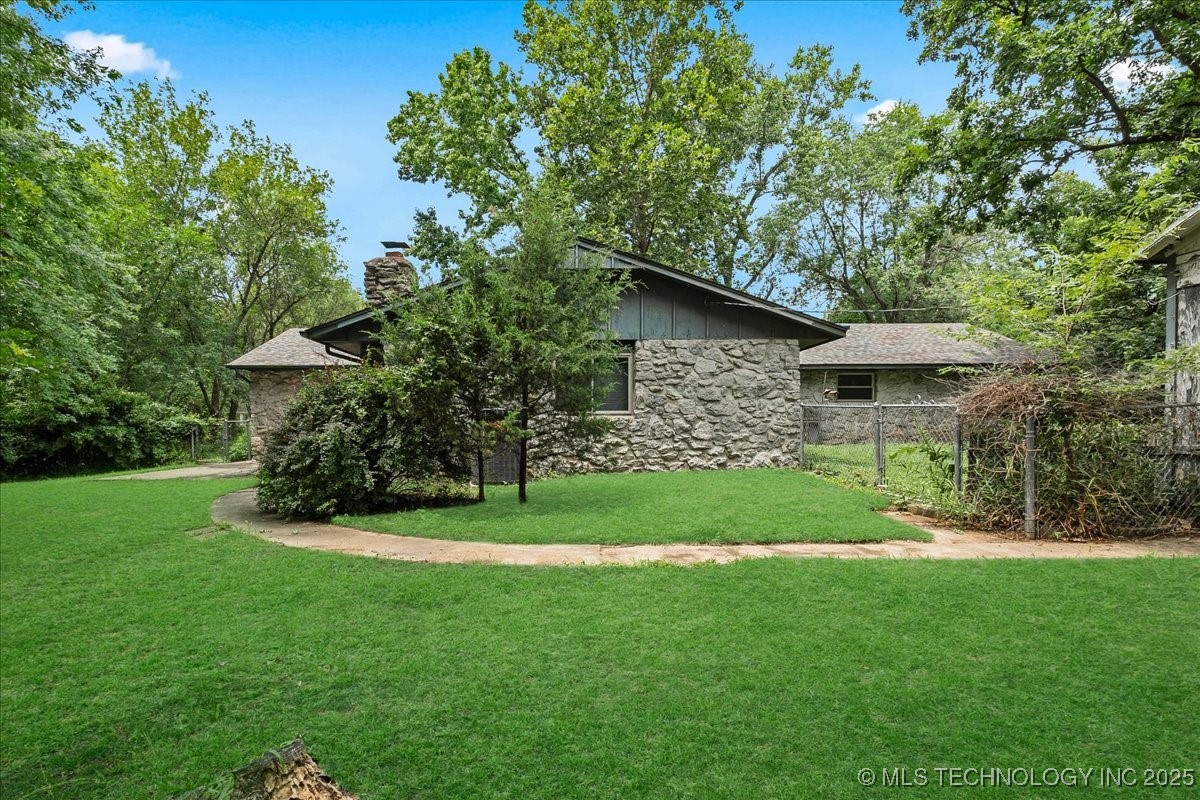 9511 S 190th East Avenue