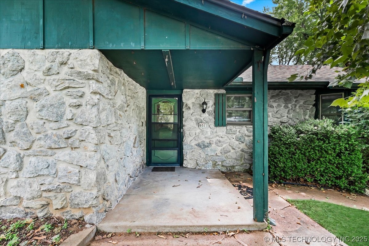 9511 S 190th East Avenue