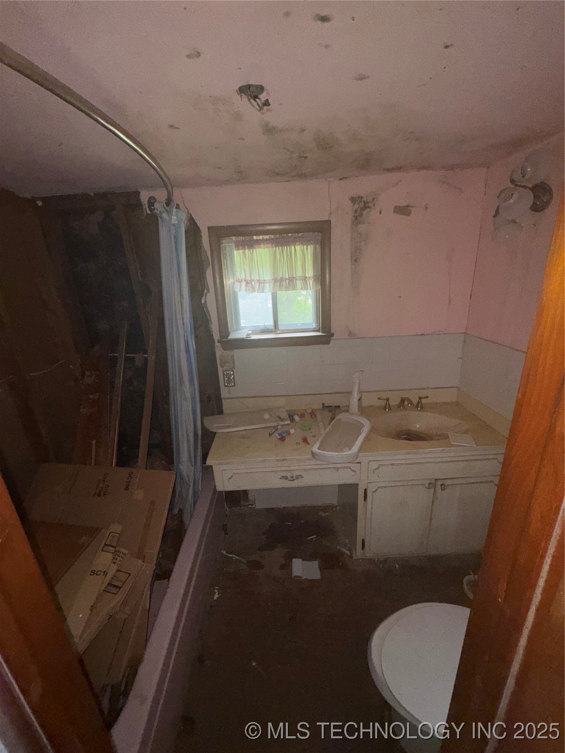 6416 N Rockford Avenue