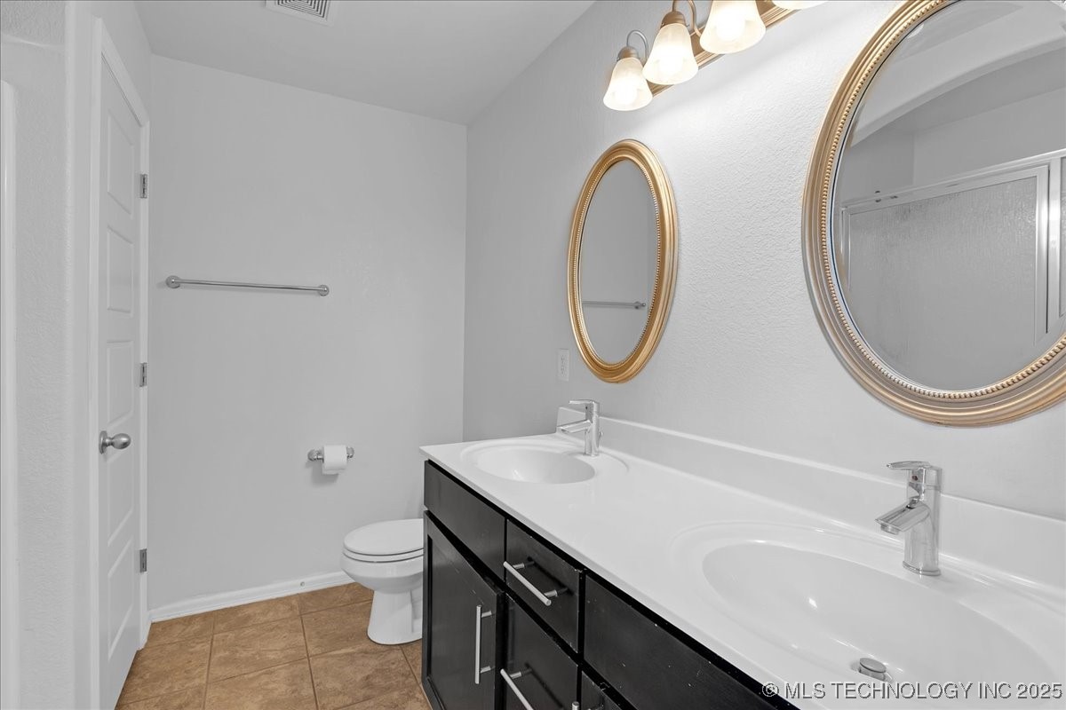 16044 S 88th East Avenue