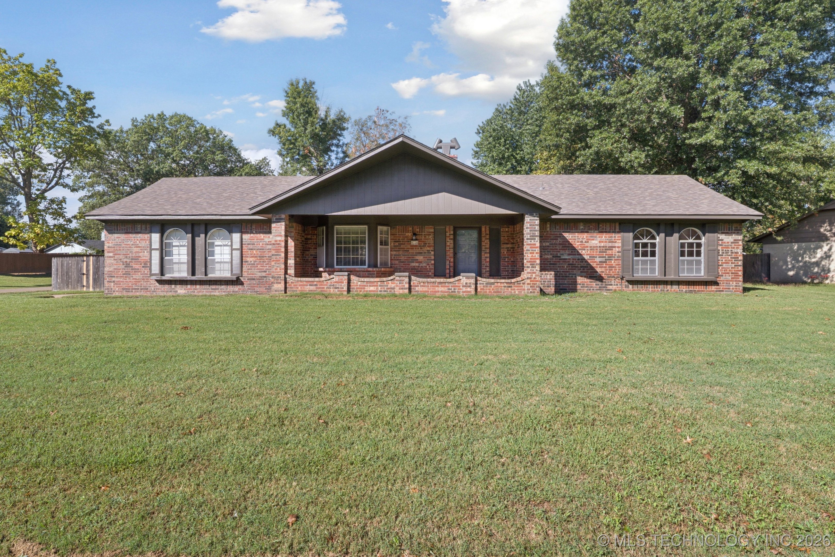 9726 S Houston Avenue