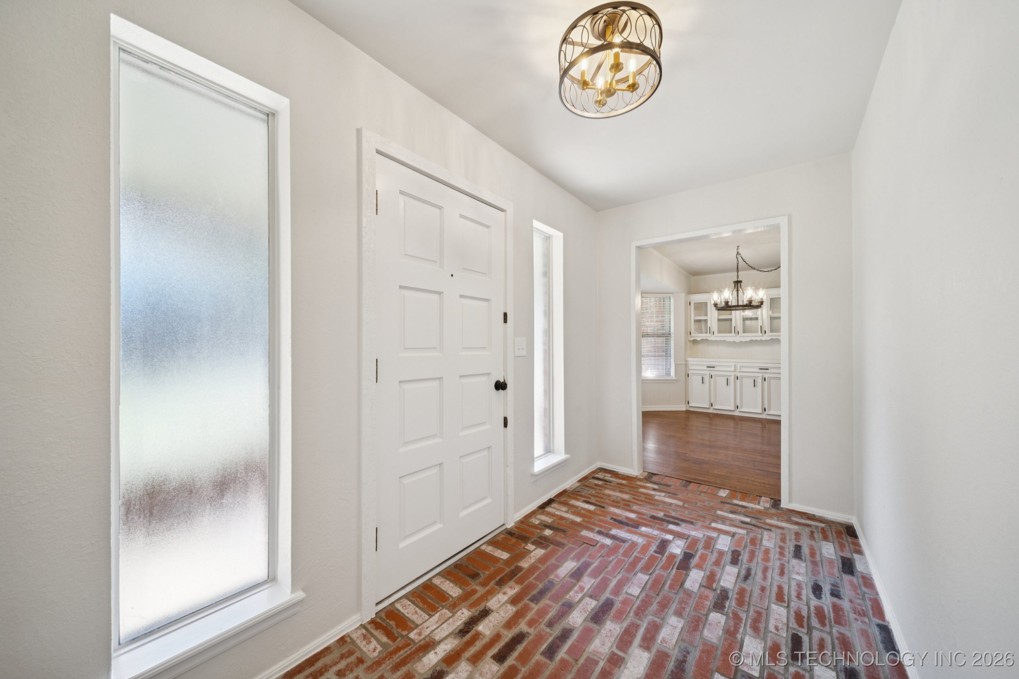 9726 S Houston Avenue