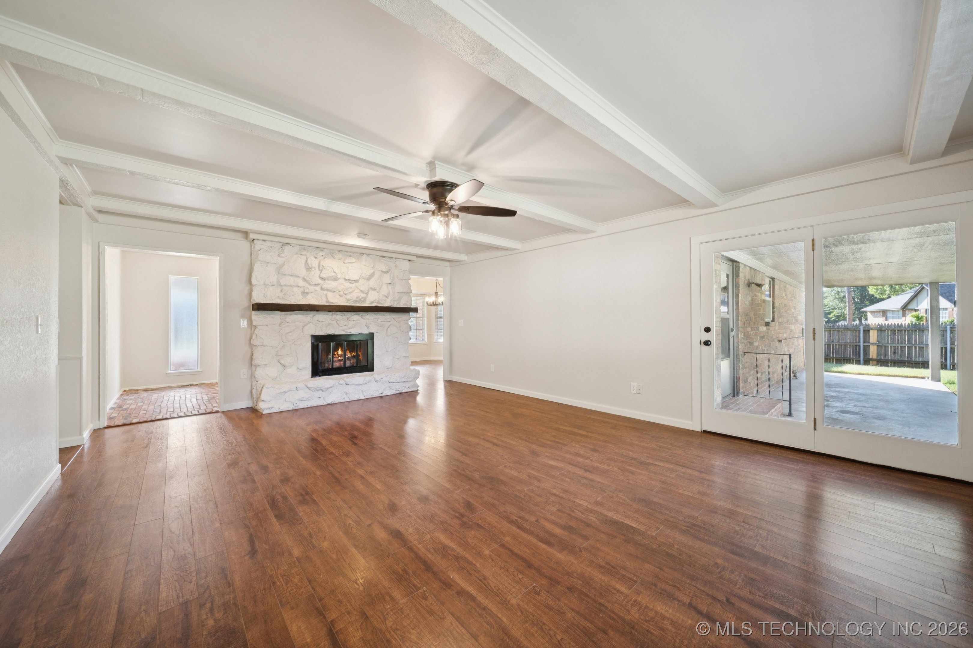 9726 S Houston Avenue