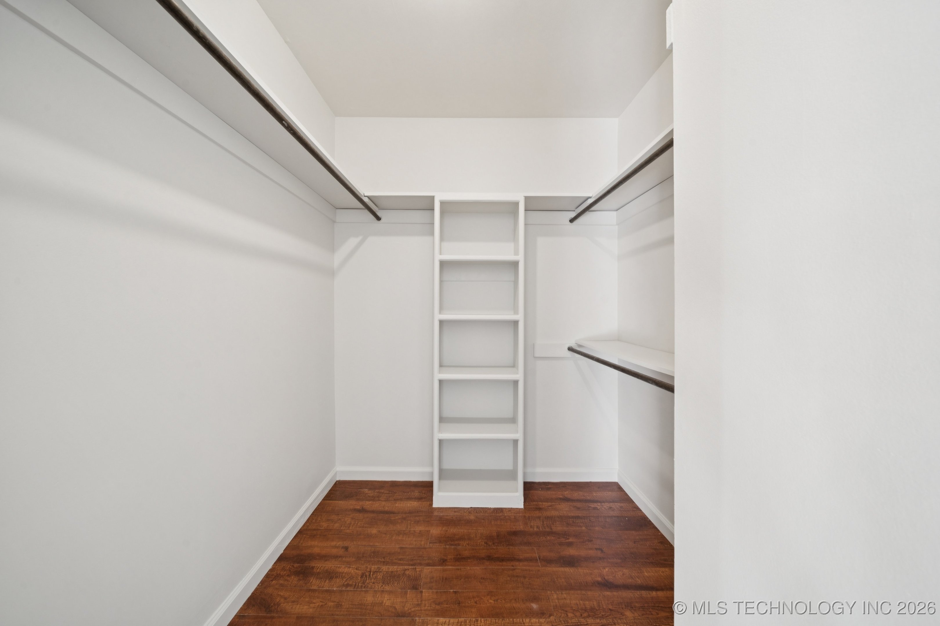 9726 S Houston Avenue