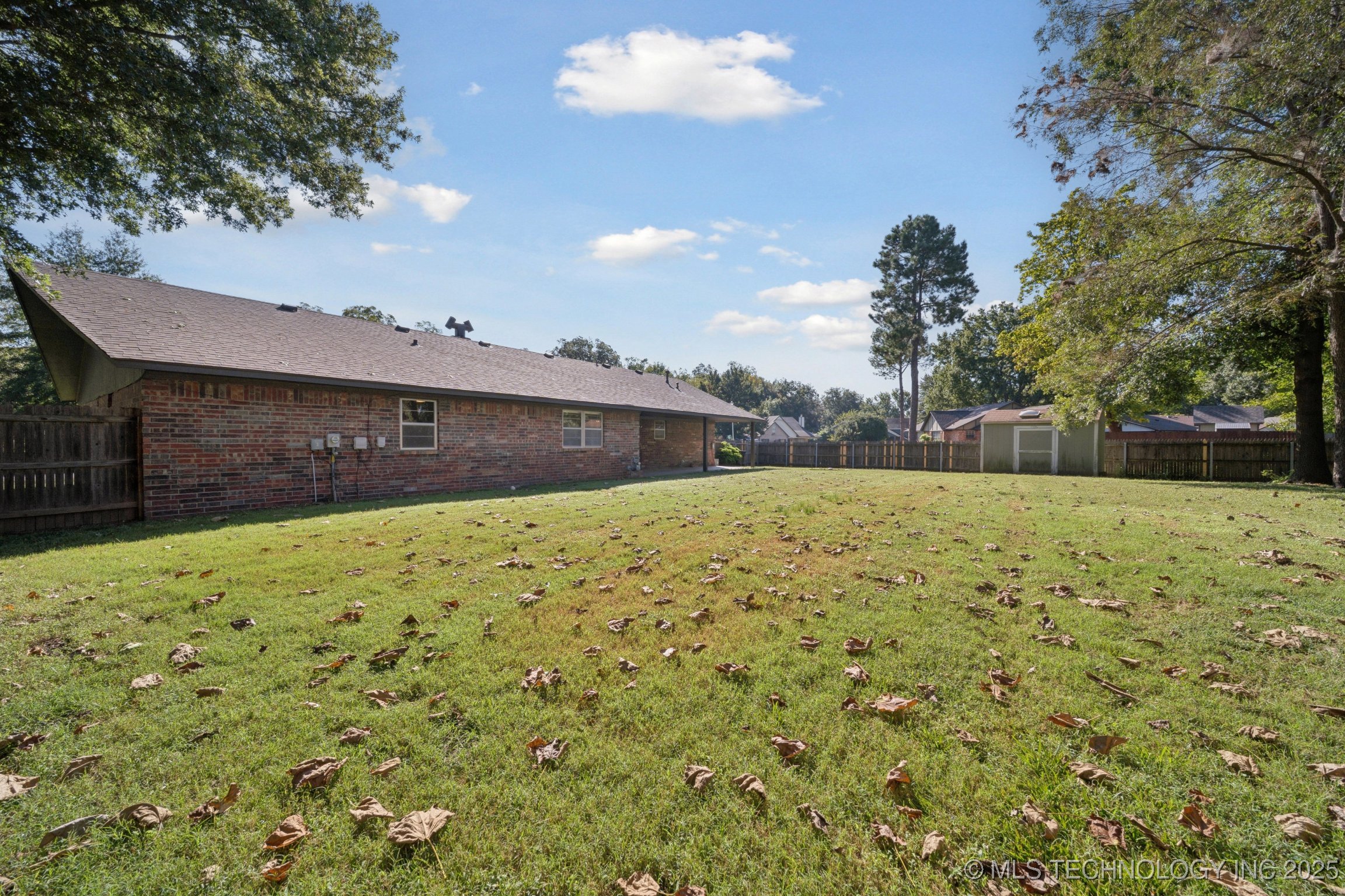 9726 S Houston Avenue