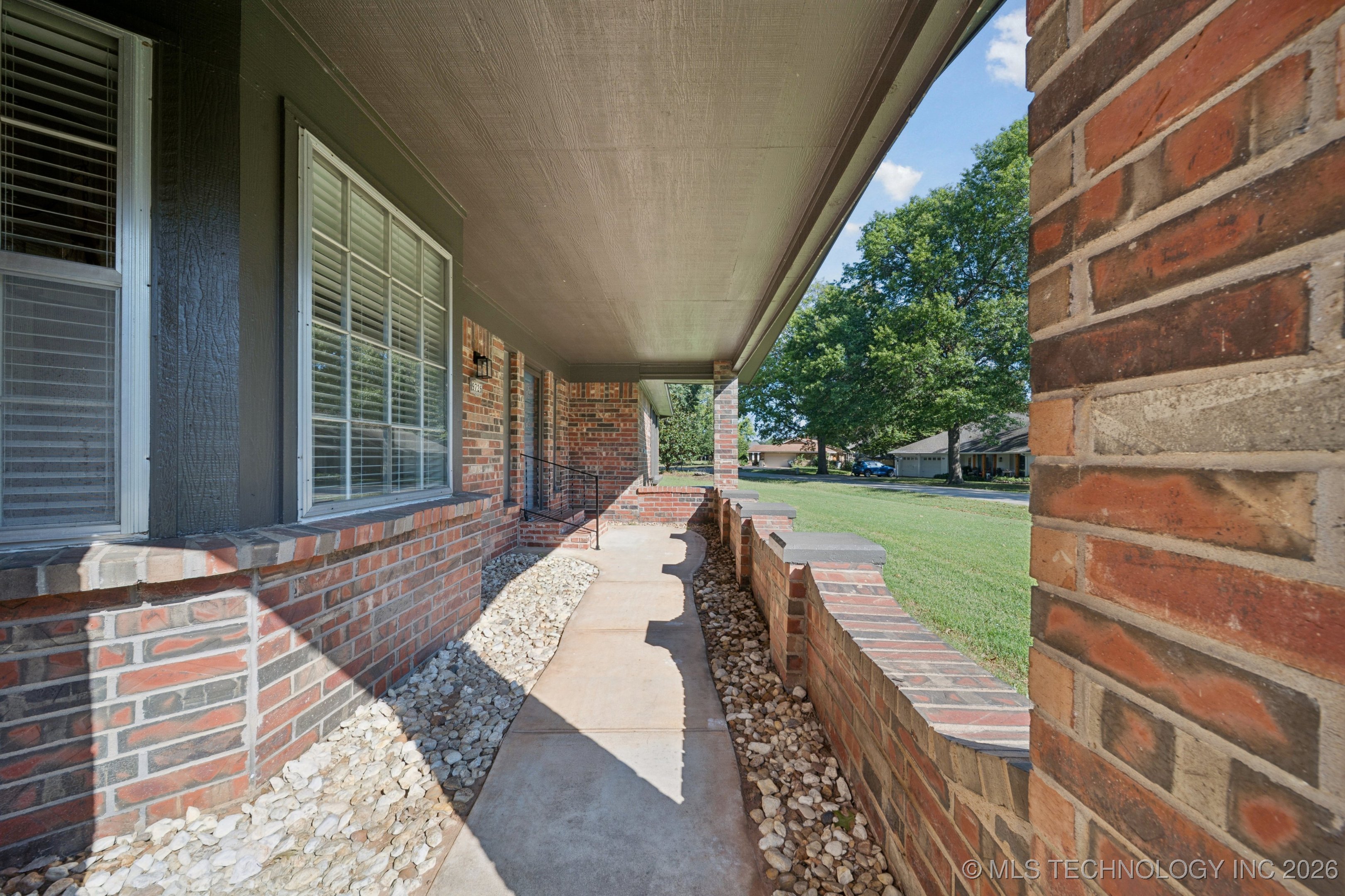 9726 S Houston Avenue