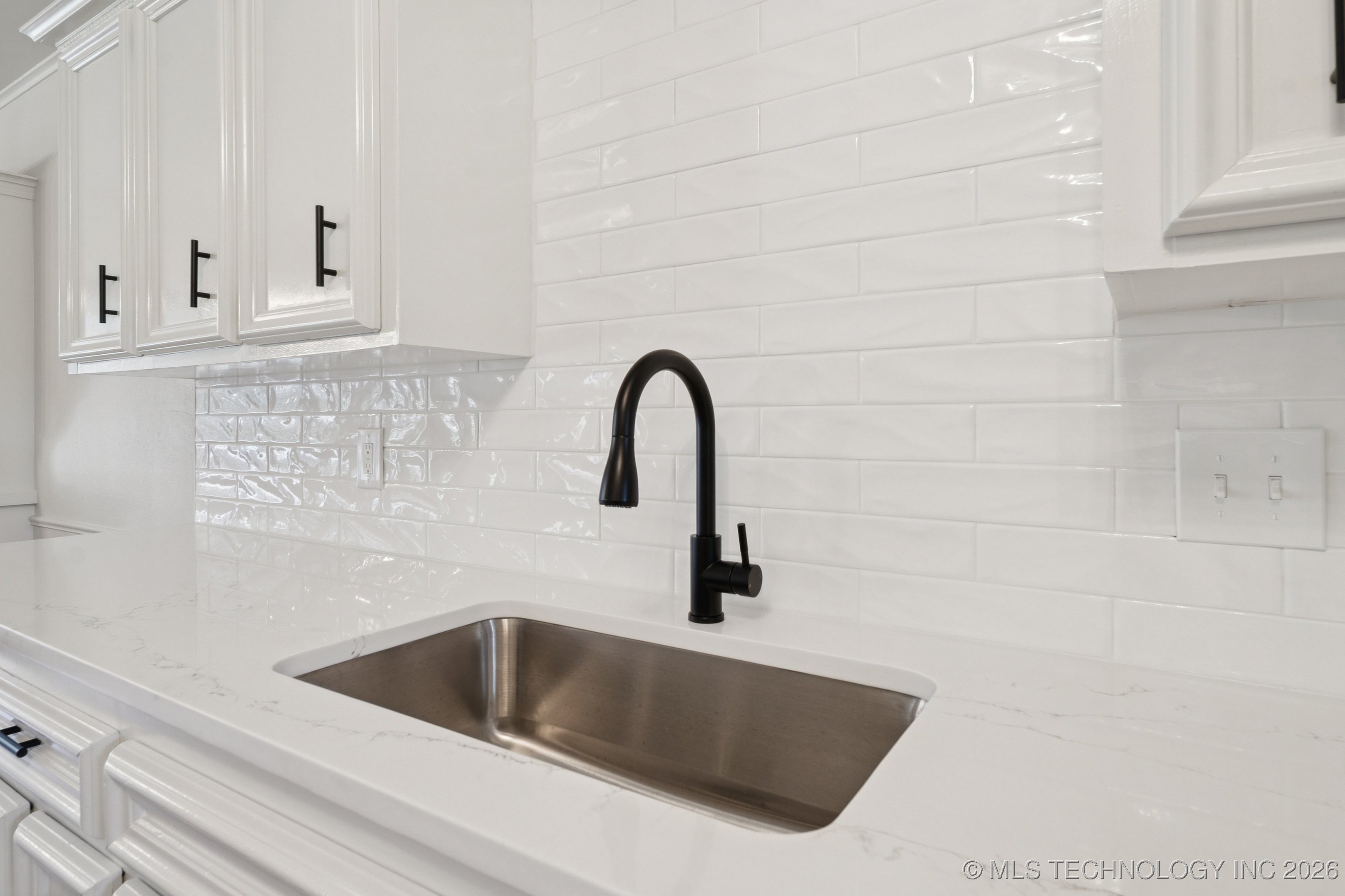 9726 S Houston Avenue