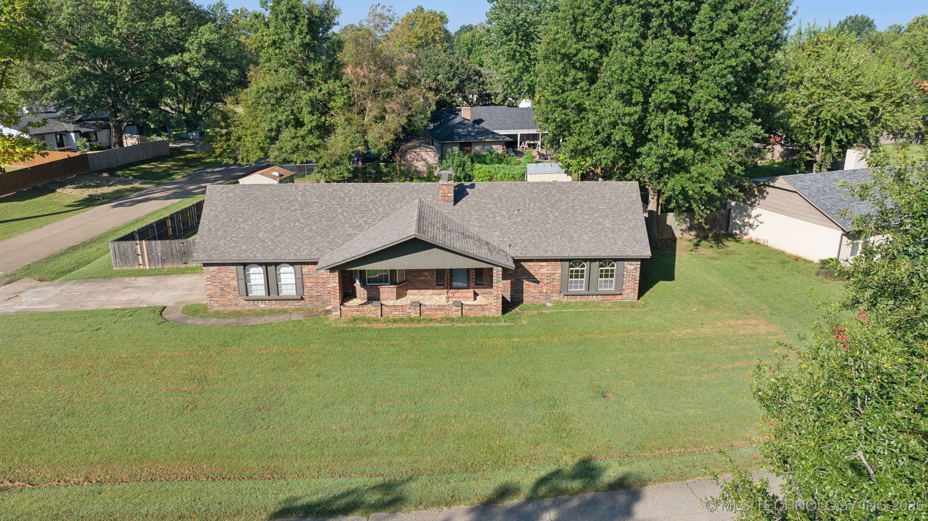 9726 S Houston Avenue