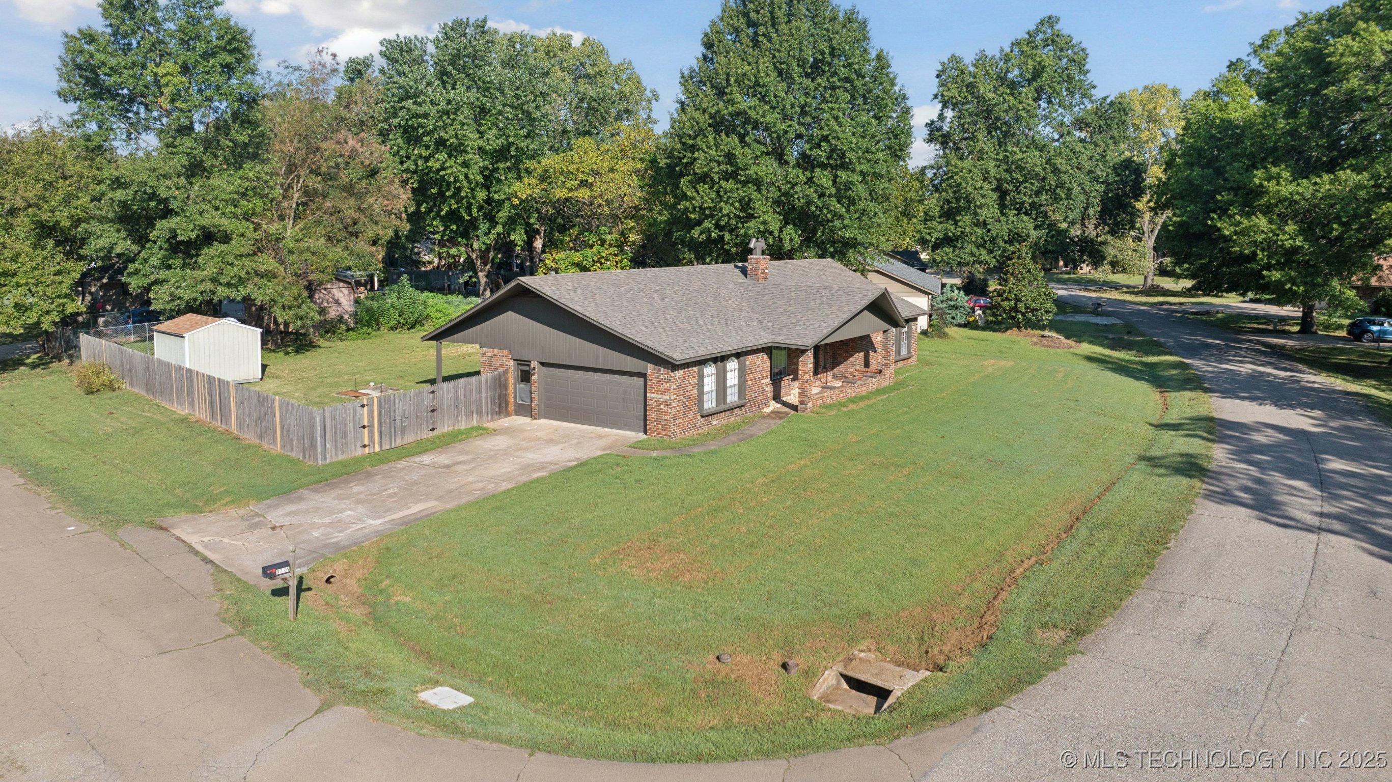 9726 S Houston Avenue