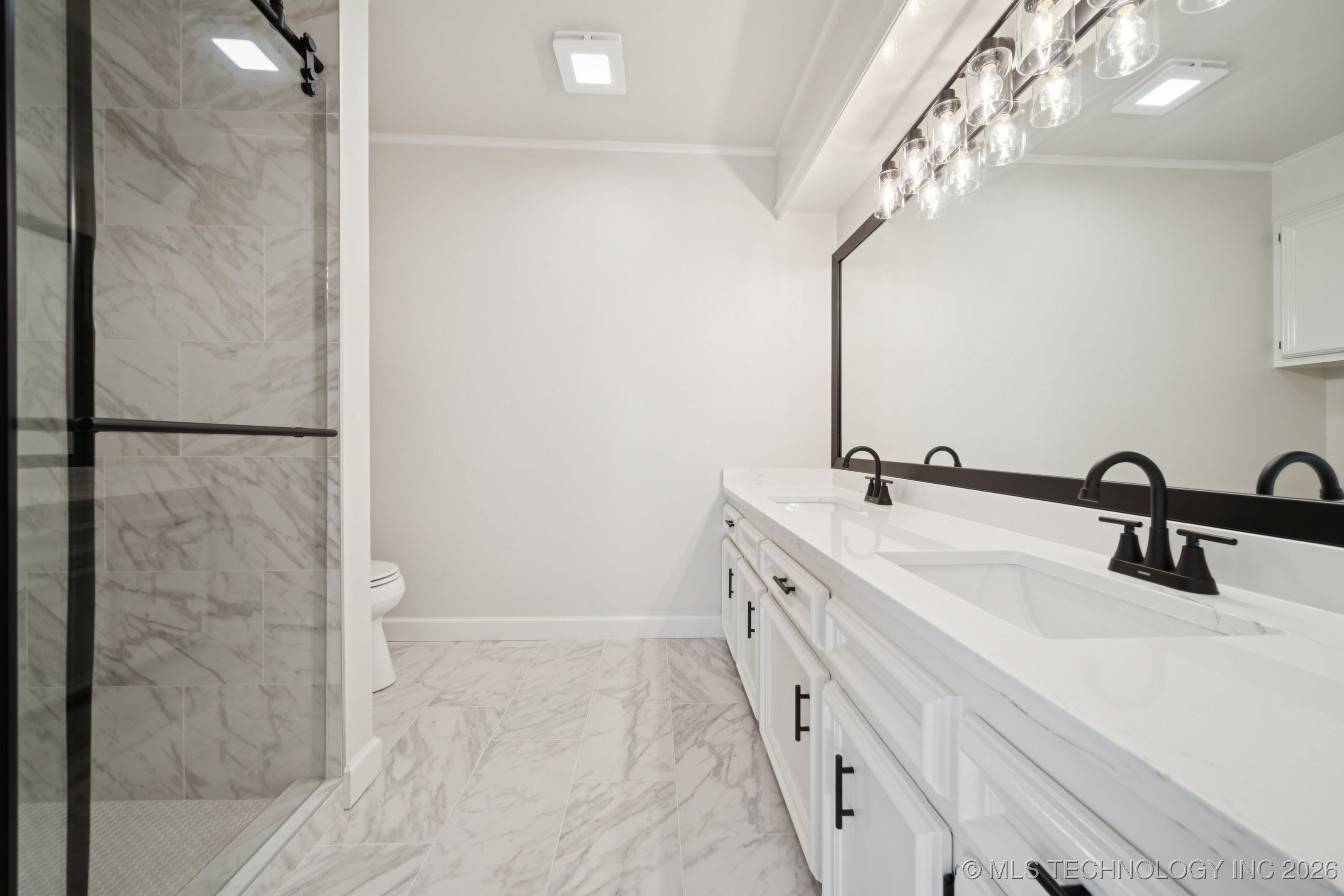 9726 S Houston Avenue