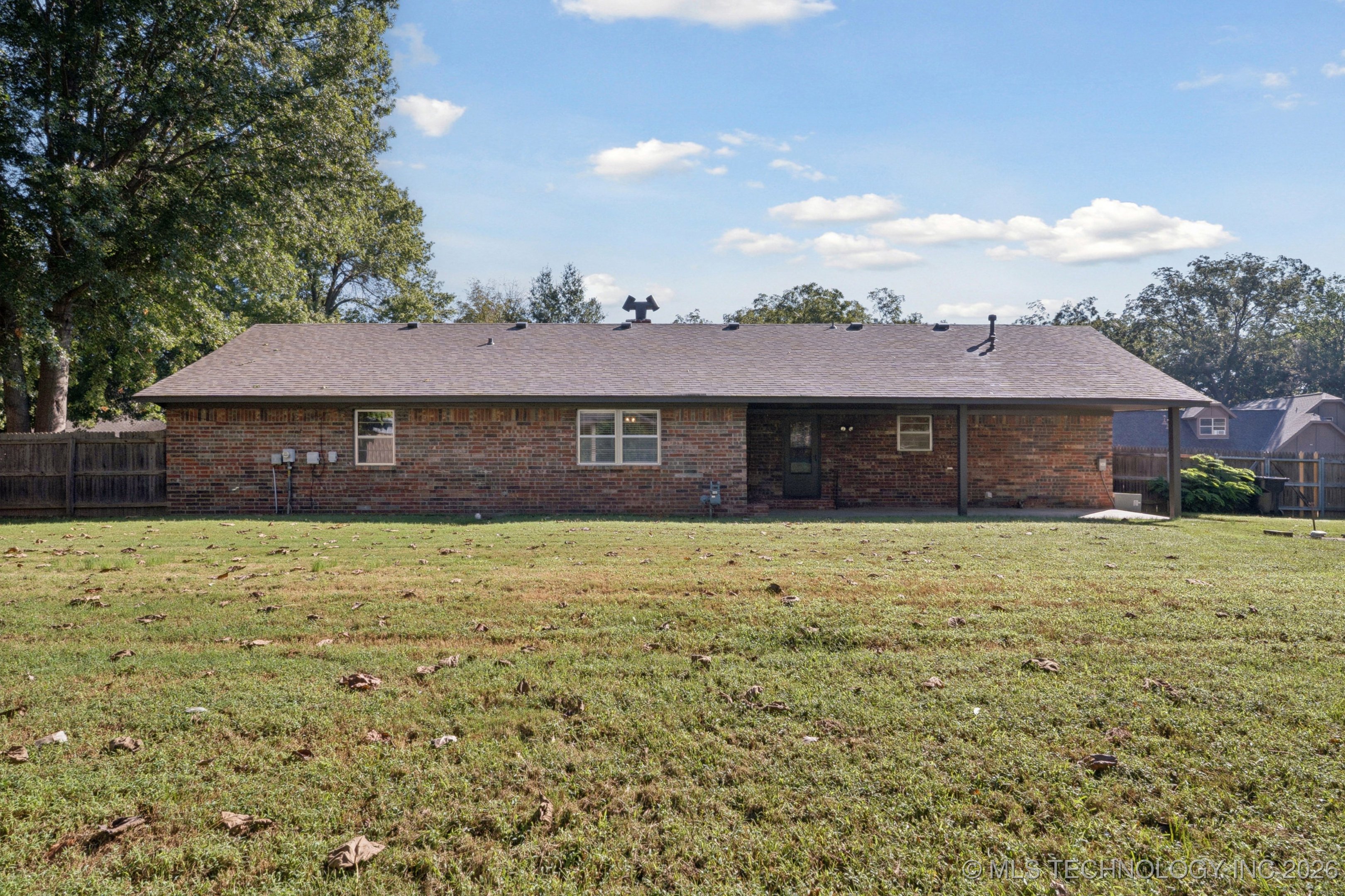 9726 S Houston Avenue