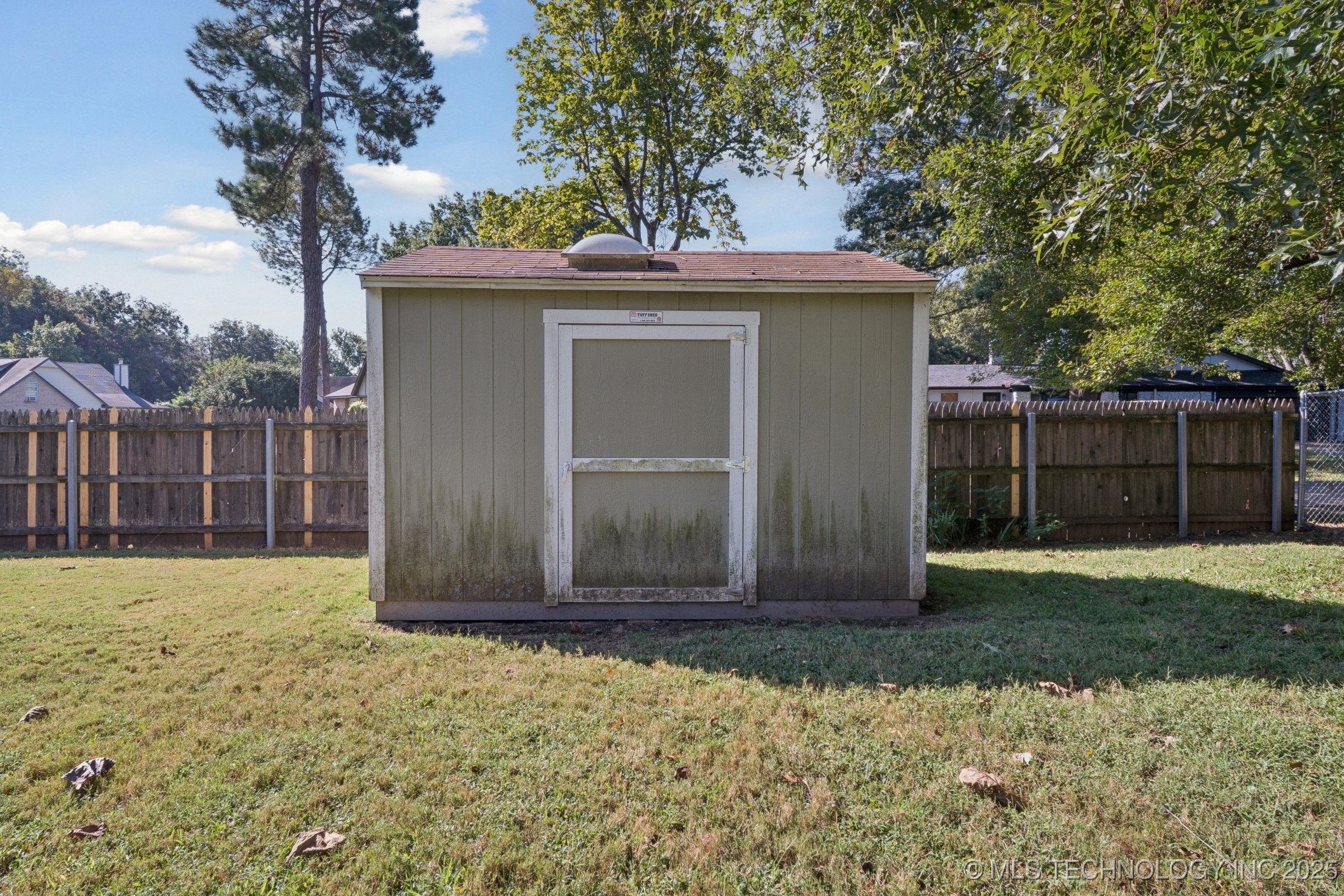 9726 S Houston Avenue