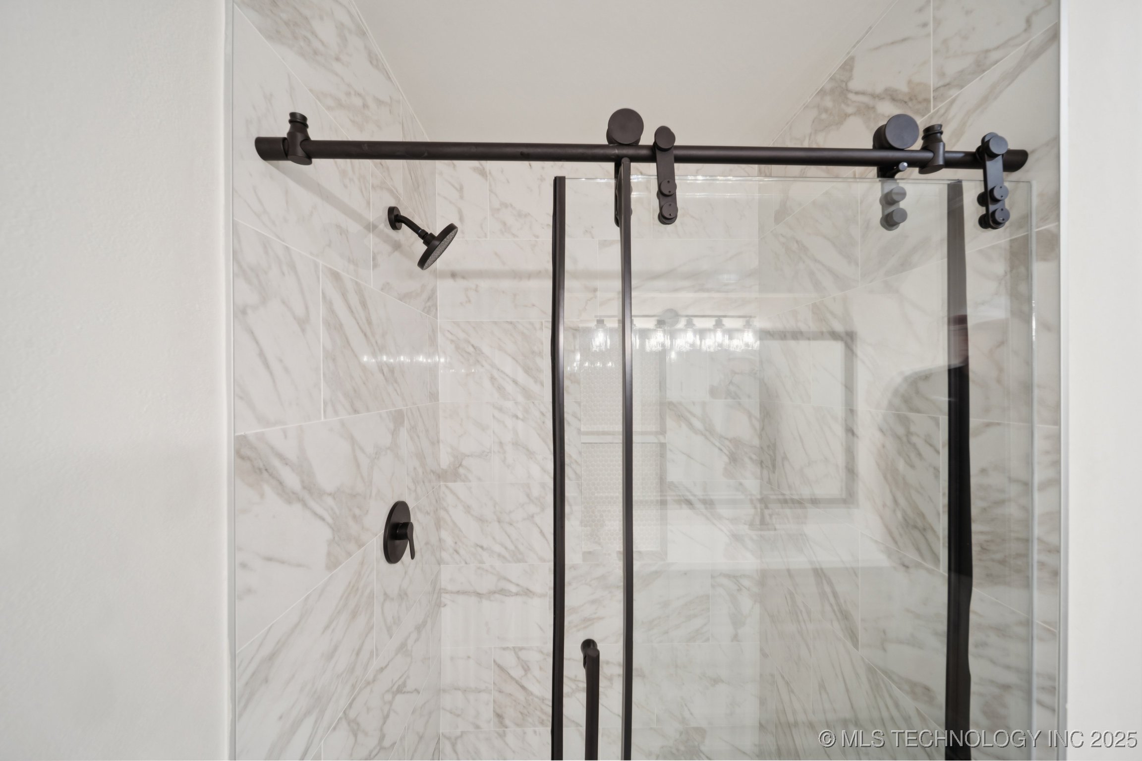 9726 S Houston Avenue