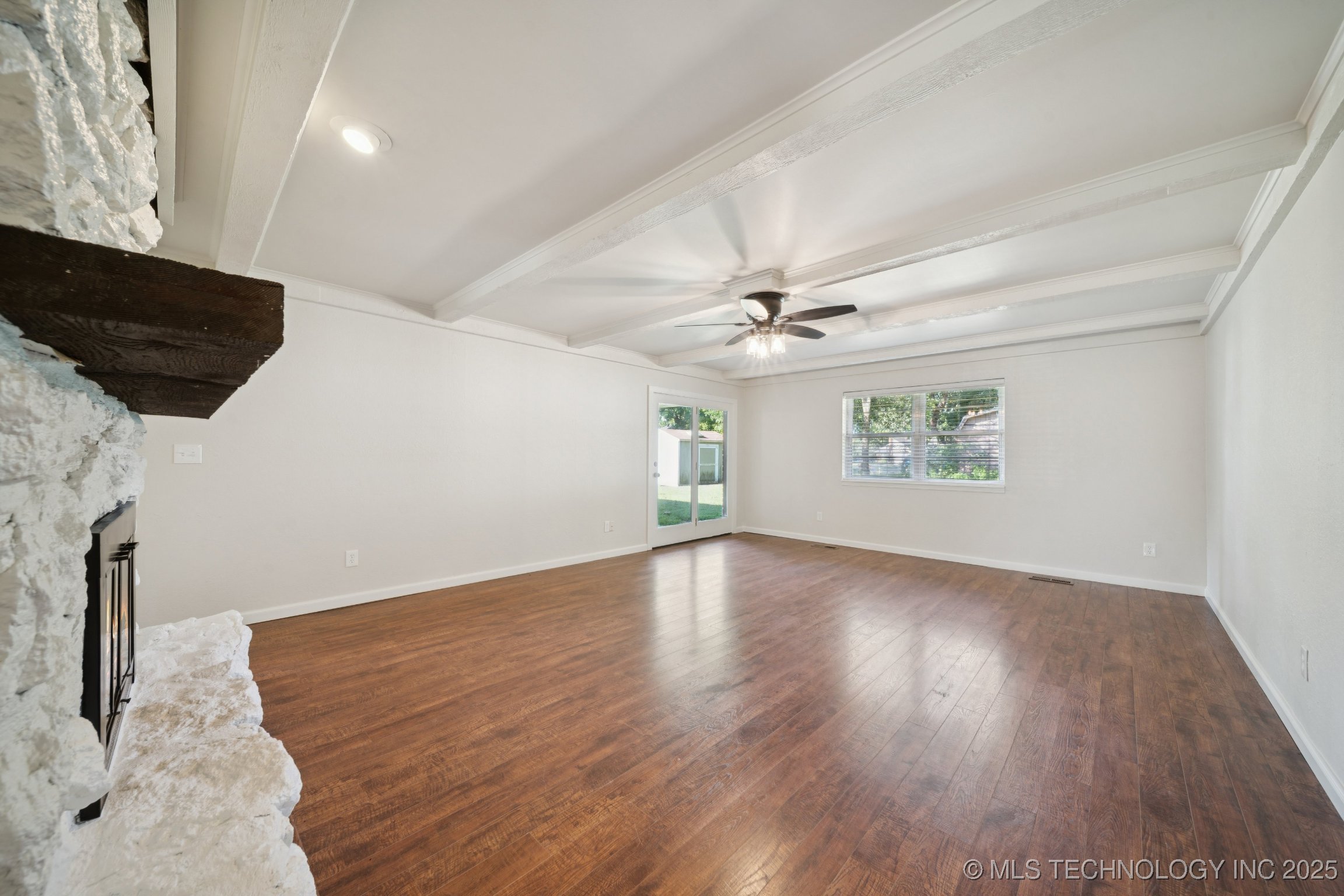 9726 S Houston Avenue