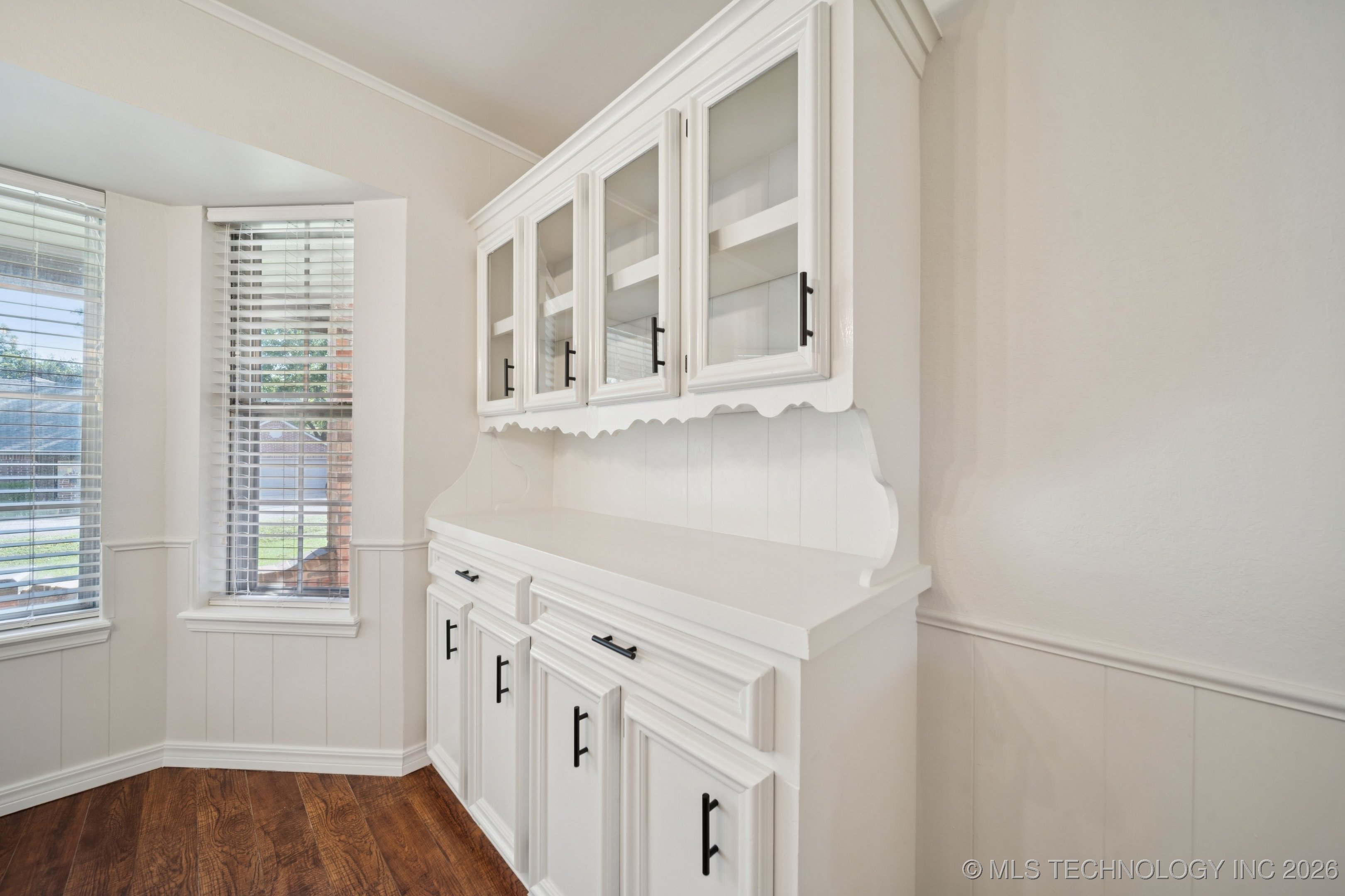 9726 S Houston Avenue