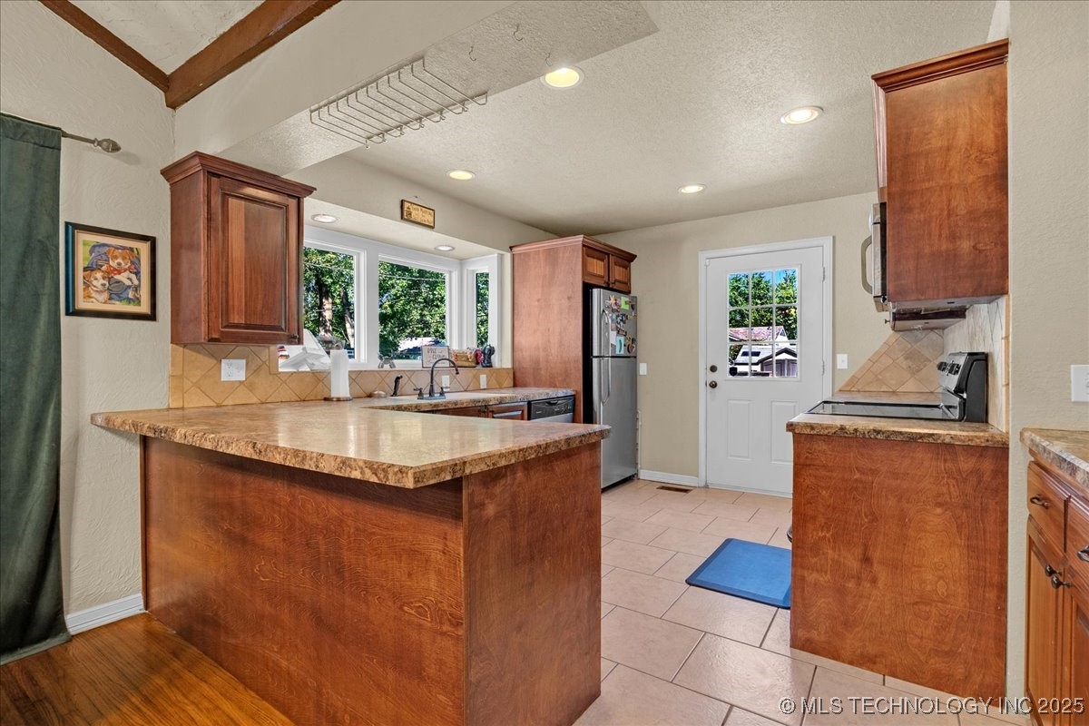 1527 E 50th Street