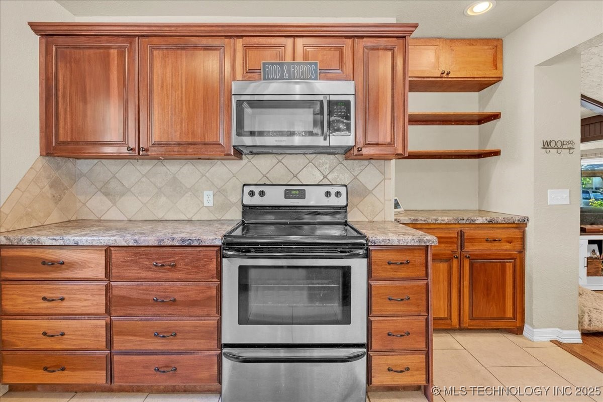 1527 E 50th Street