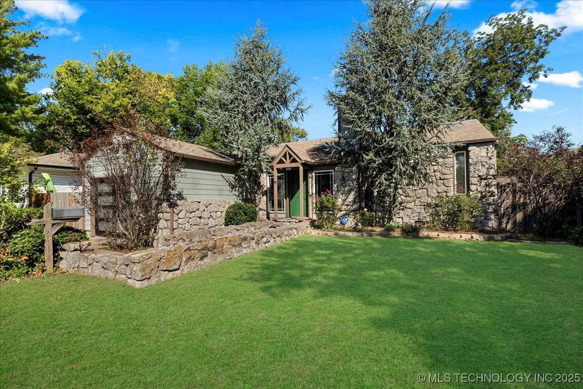 1527 E 50th Street