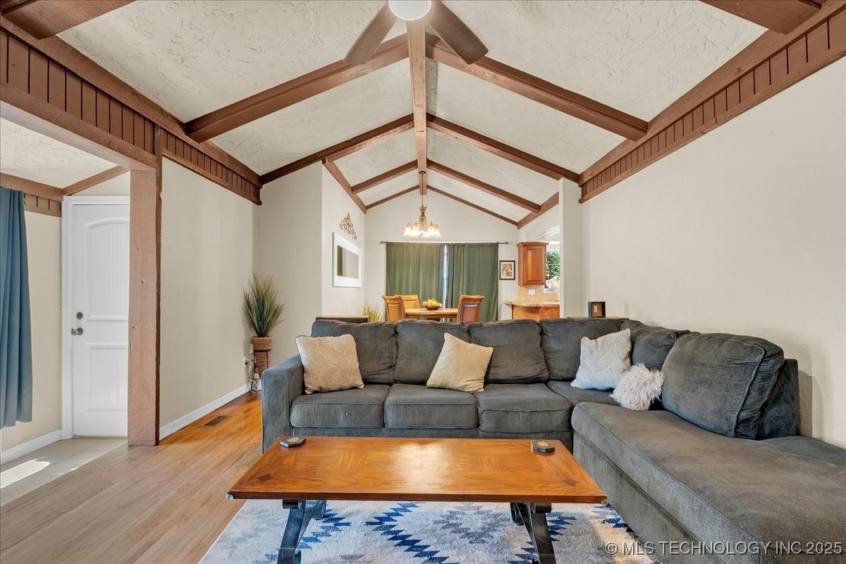 1527 E 50th Street