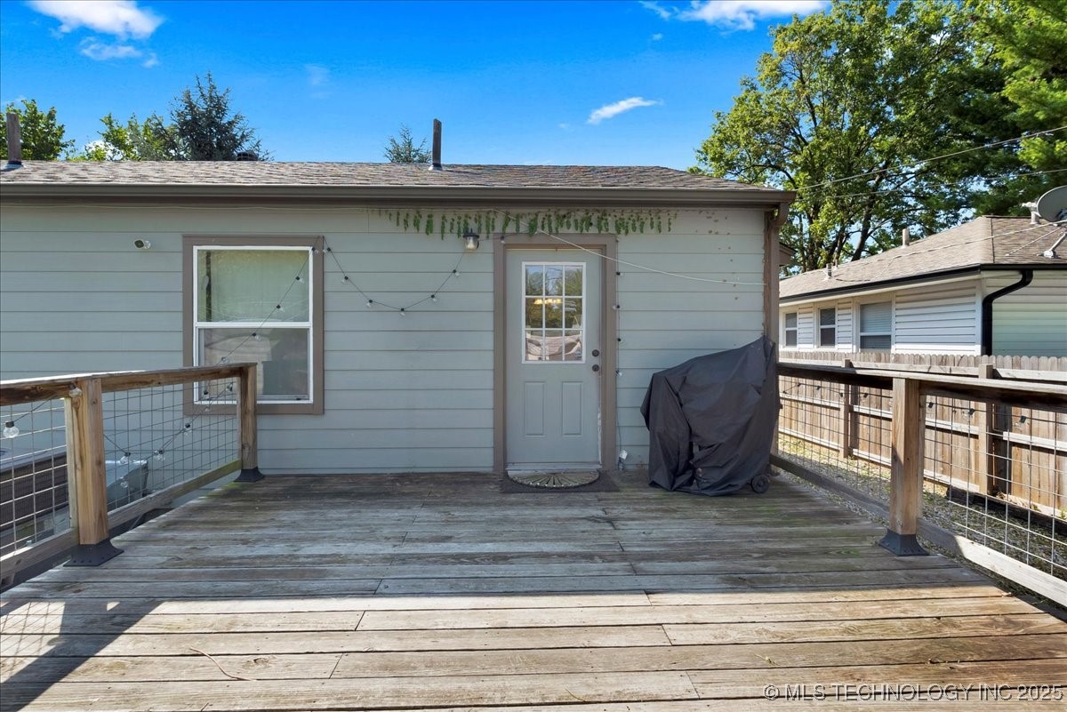 1527 E 50th Street