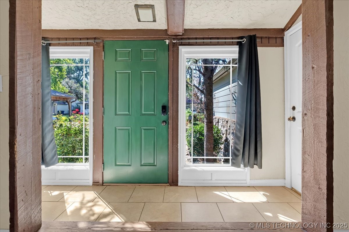 1527 E 50th Street