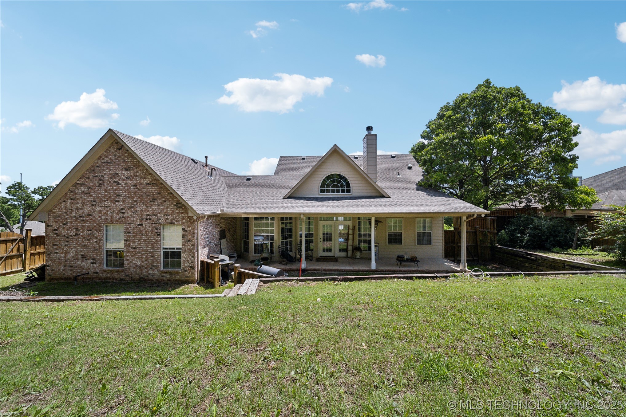 4602 S Linwood Drive