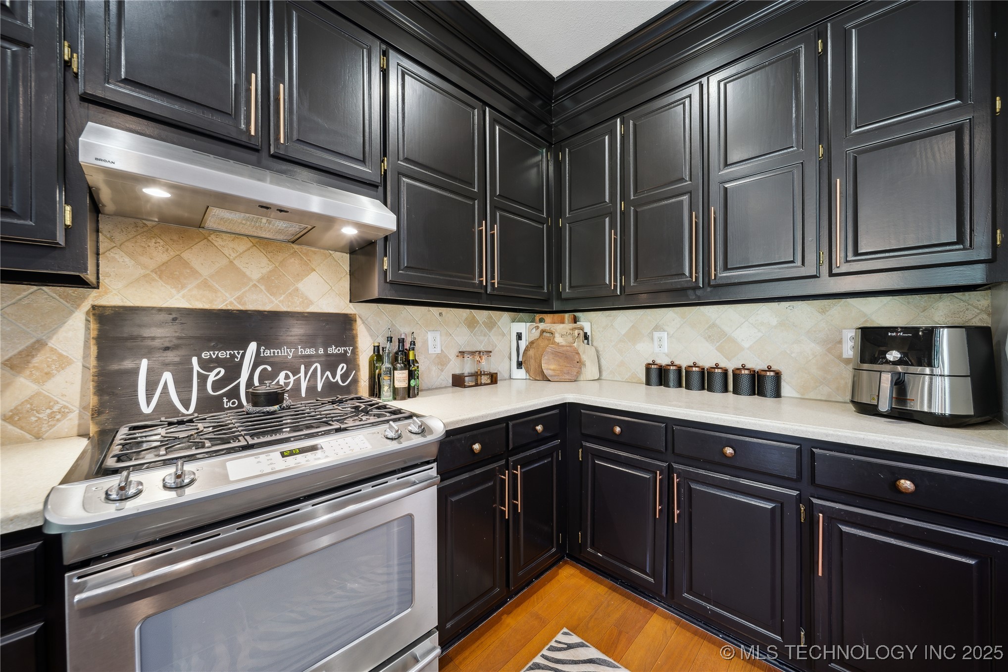 4602 S Linwood Drive