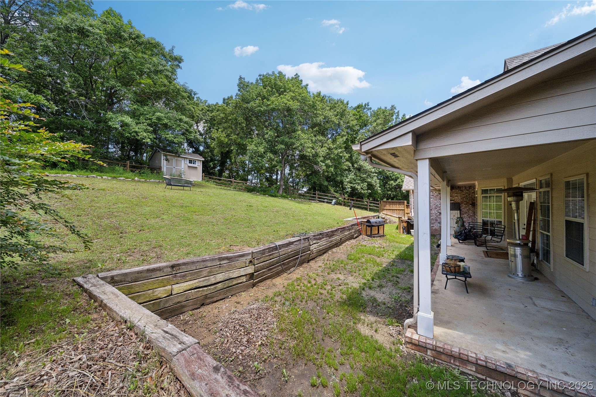 4602 S Linwood Drive