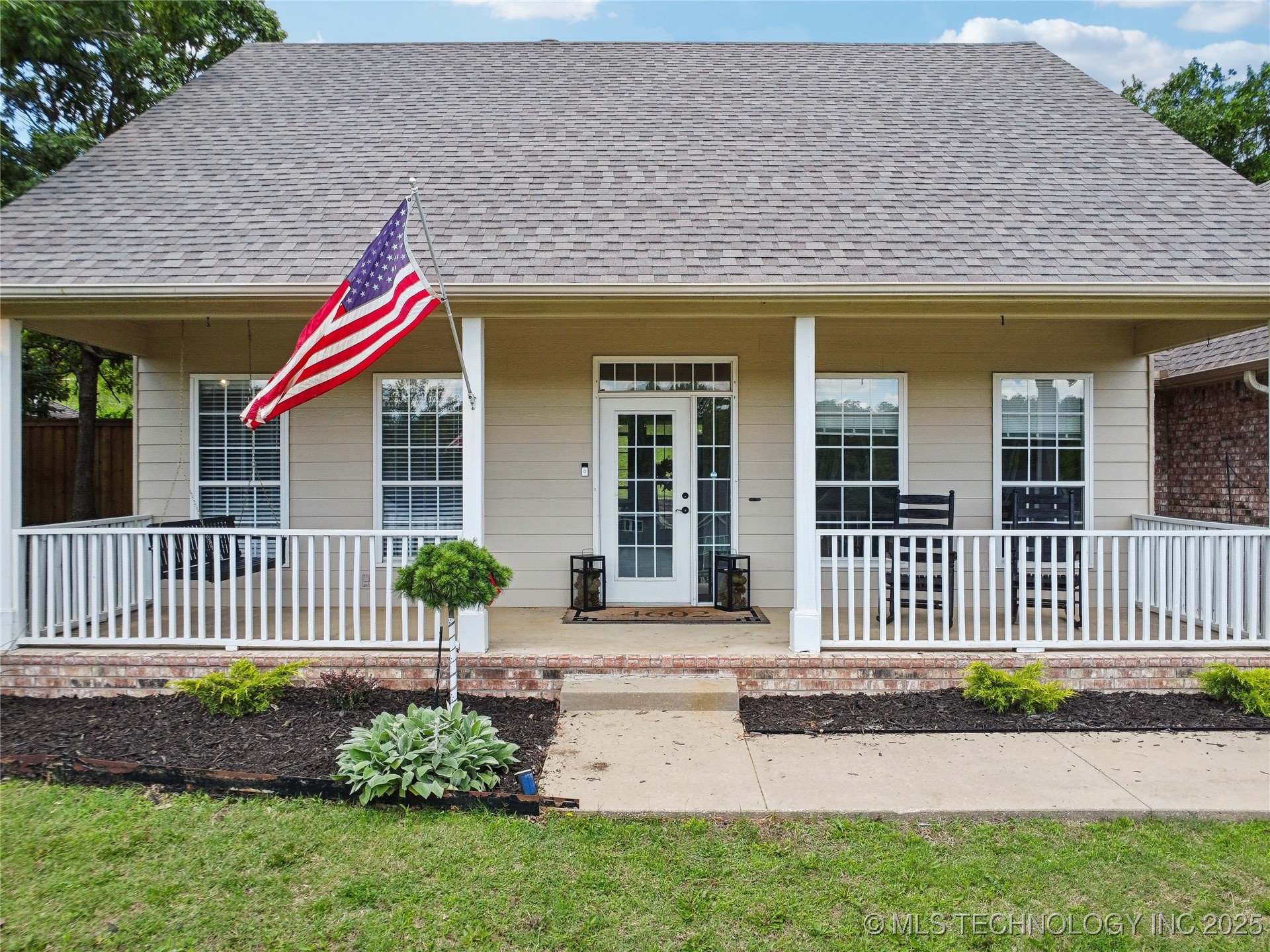 4602 S Linwood Drive