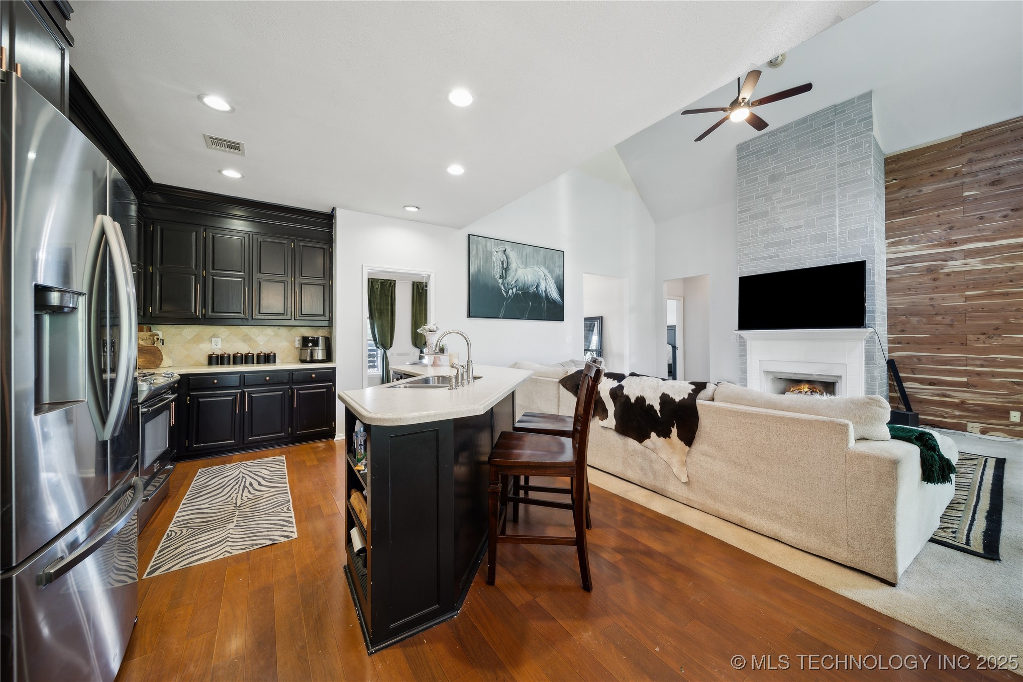 4602 S Linwood Drive