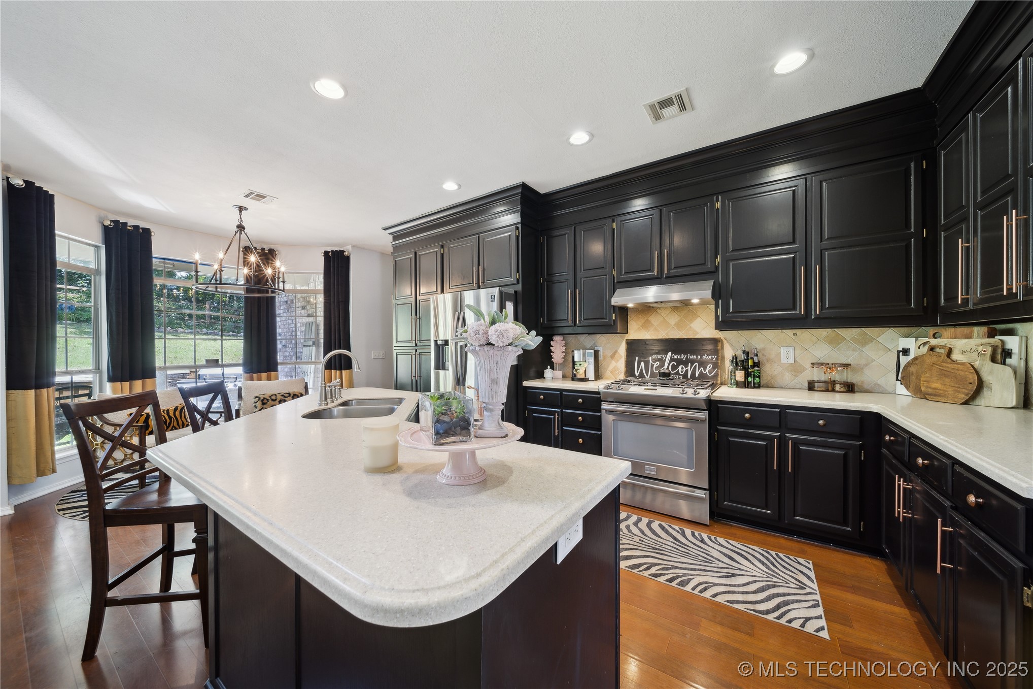 4602 S Linwood Drive