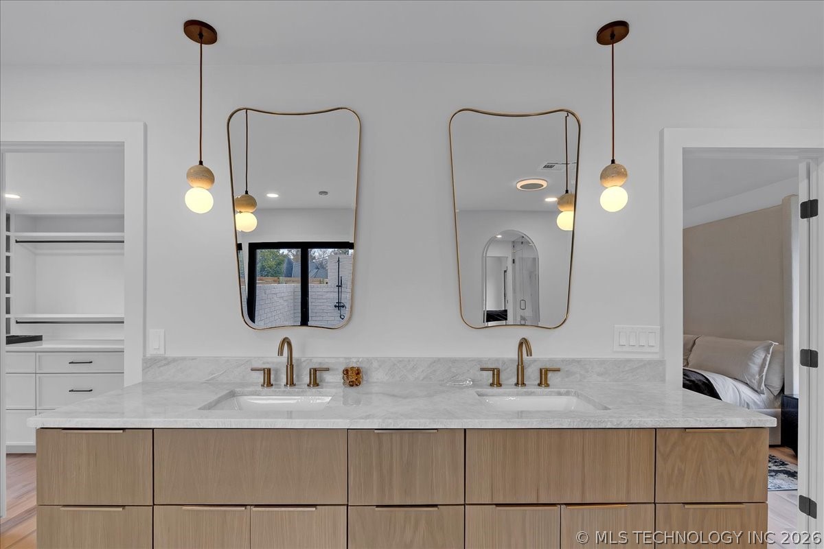 4717 S Atlanta Place