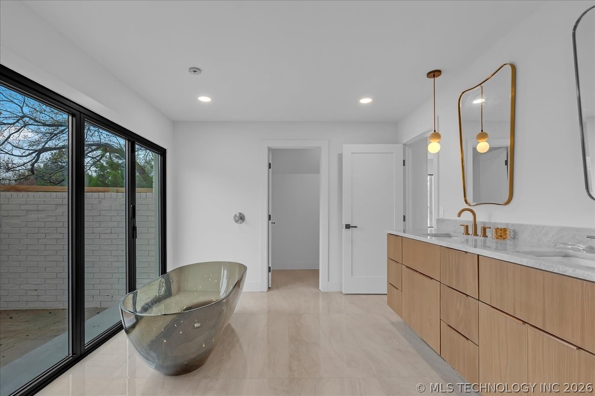 4717 S Atlanta Place