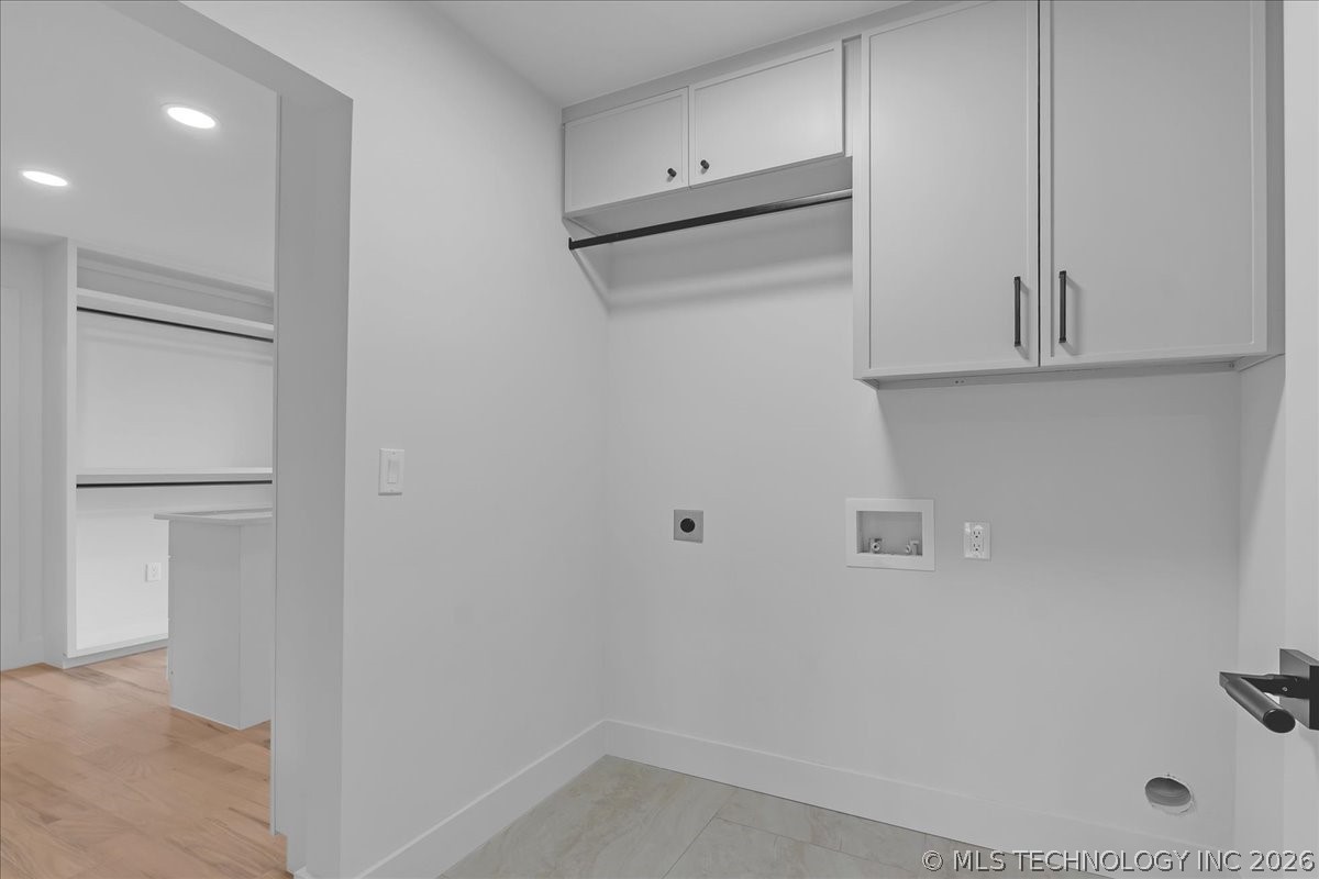 4717 S Atlanta Place