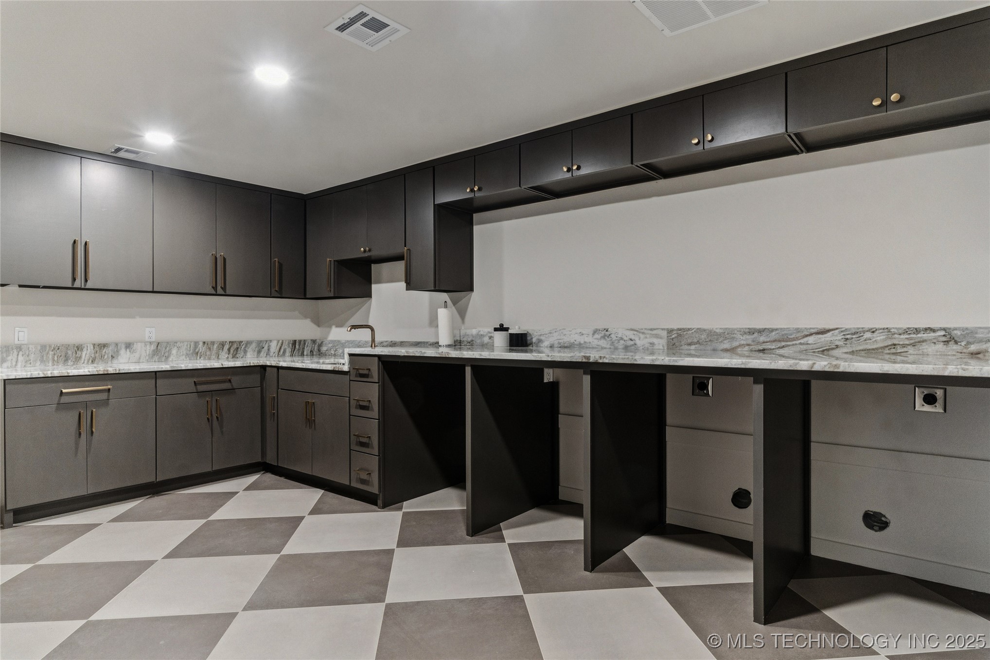 4717 S Atlanta Place