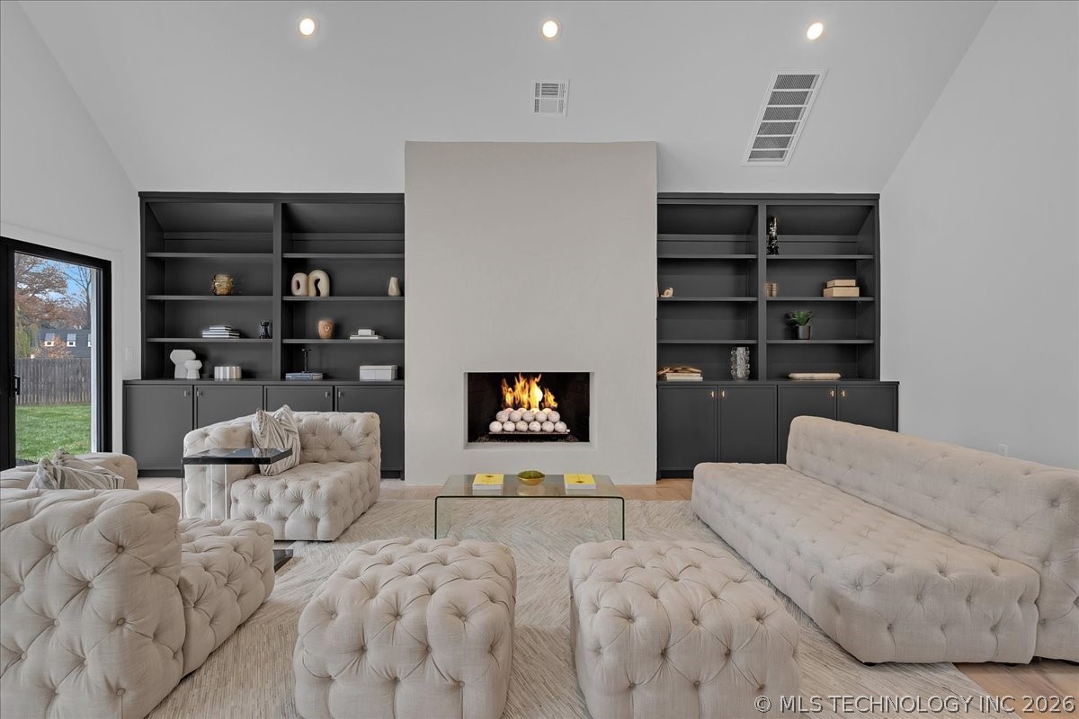 4717 S Atlanta Place